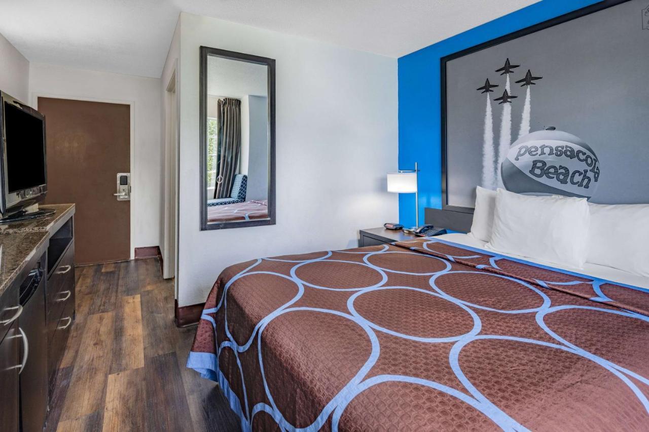 Super 8 By Wyndham Pensacola Ξενοδοχείο Ferry Pass Εξωτερικό φωτογραφία